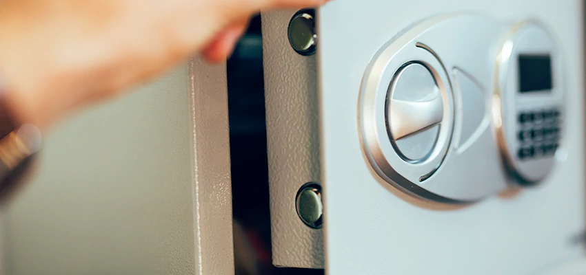 Fingerprint Safe Openers in Lemoore Station, CA