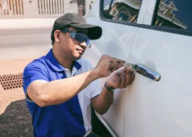 Car Locksmith in Lemoore Station, CA